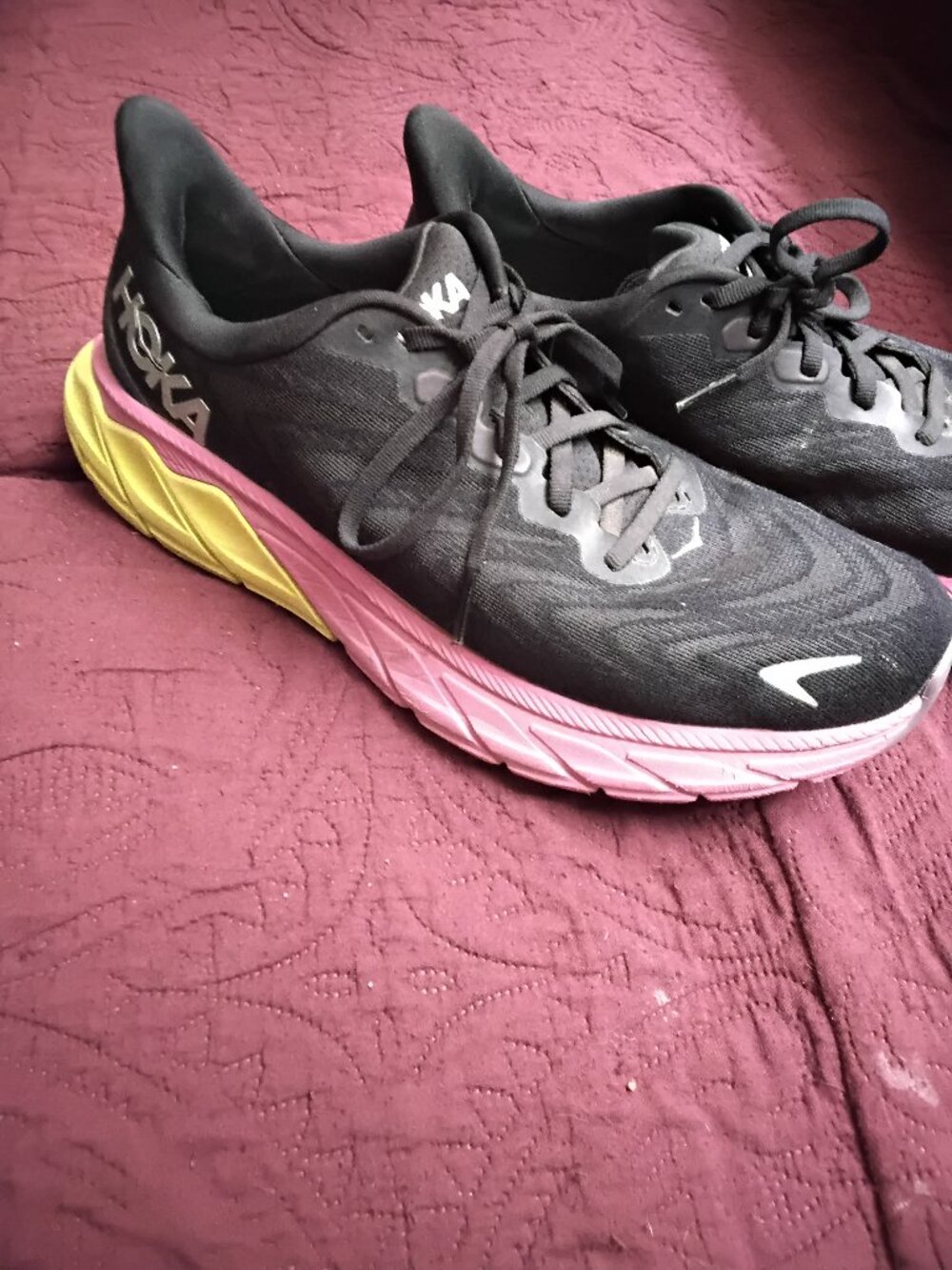 Hoka Arahi 6 Women's Running Shoes Size 10 B Black Pink Yarrow